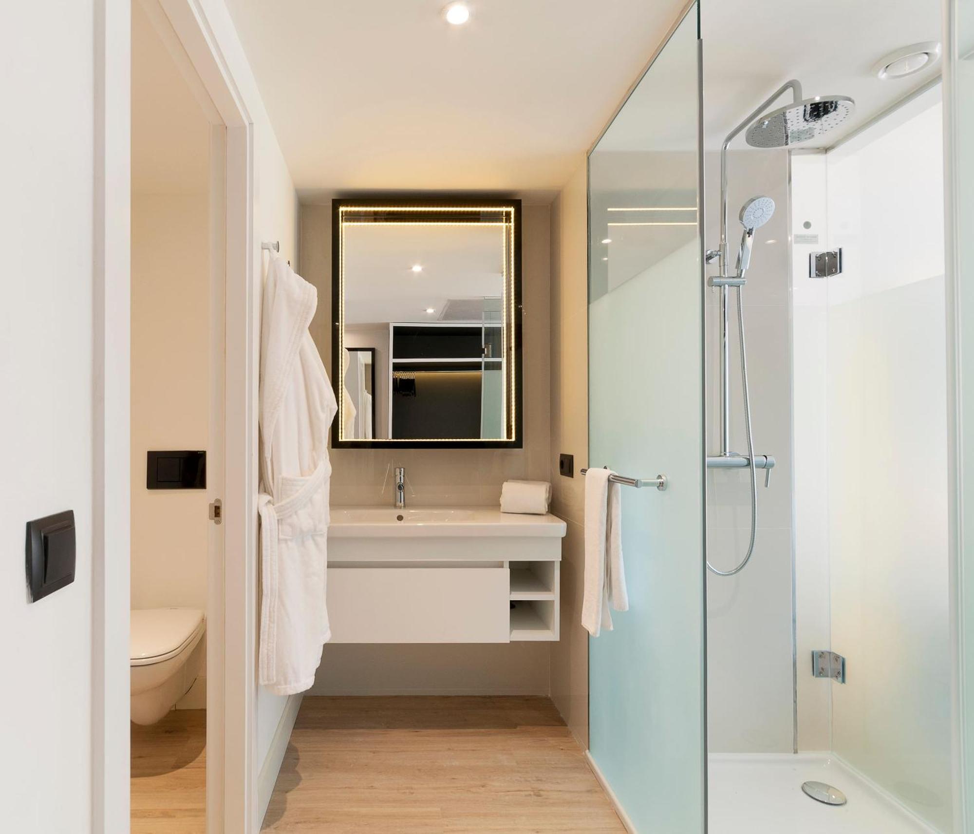 The Innside Premium Room Pool Solarium Access